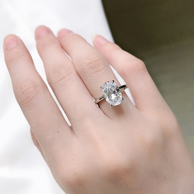 Luxury Moissanite Diamond Ring