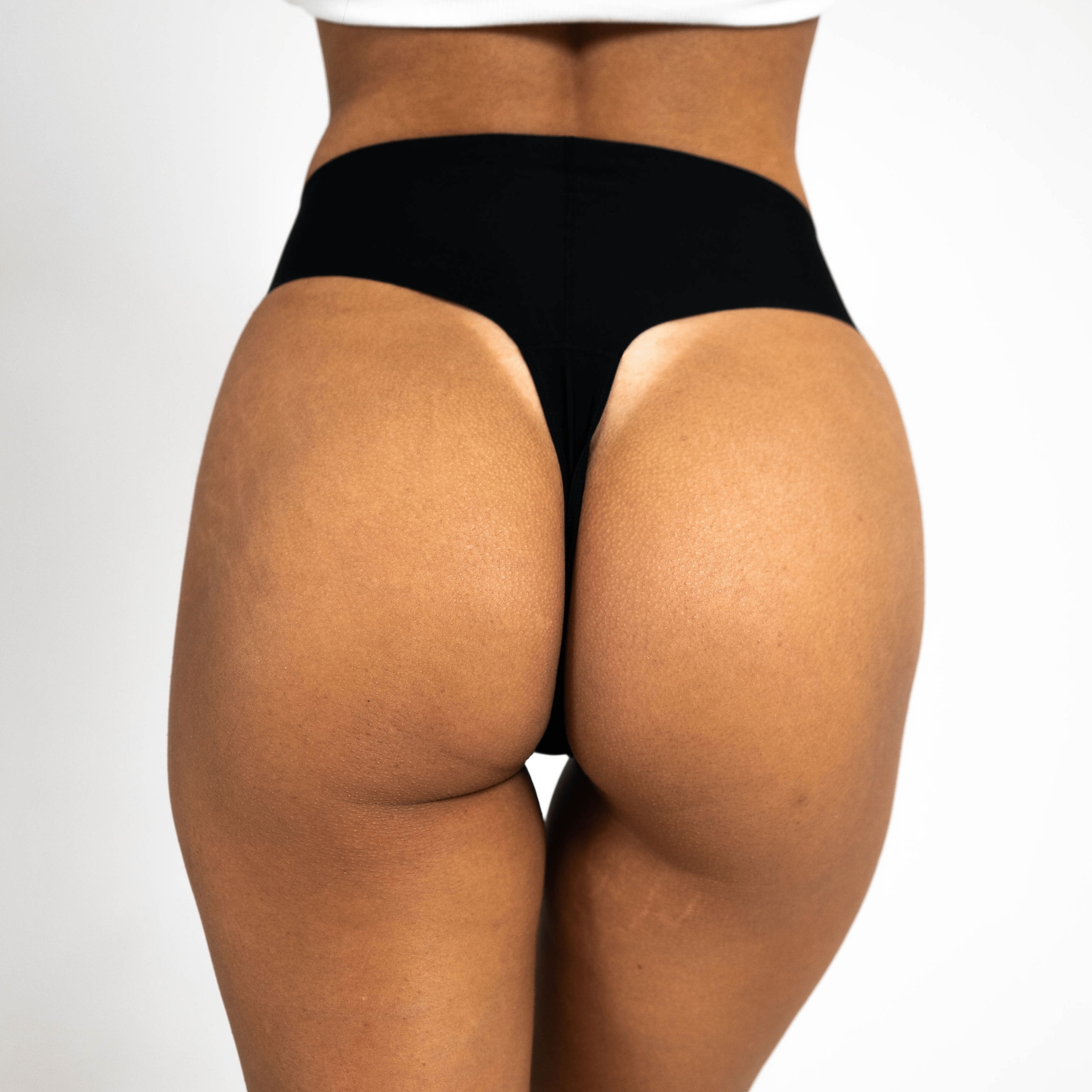 Silhouette Seamless Thong